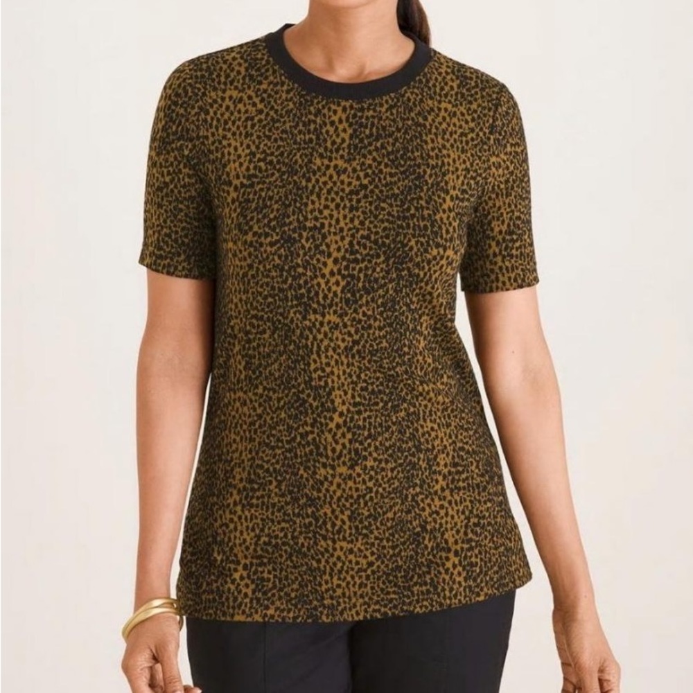 Chico’s Animal Print Jacquard Tee Size M Modern Professional Safari Timeless